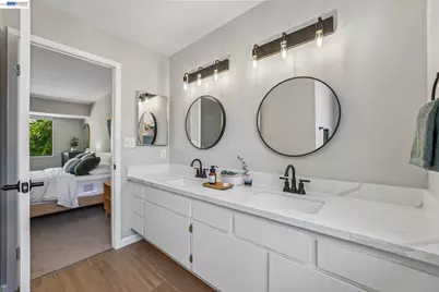 505 Lagunaria Ln, Alameda, CA 94502 - Photo 43
