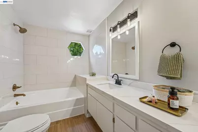 505 Lagunaria Ln, Alameda, CA 94502 - Photo 31
