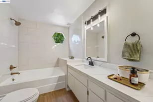 505 Lagunaria Ln, Alameda, CA 94502 - Photo 31