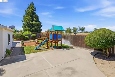 470 Yosemite Dr, Livermore, CA 94551 - Photo 3
