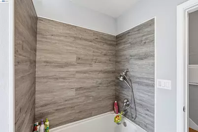 2546 Truman Ave, Oakland, CA 94605 - Photo 17