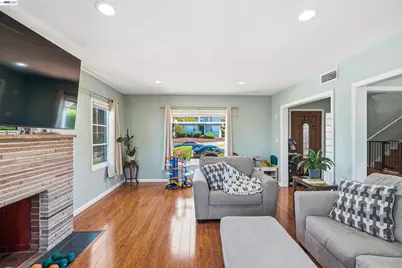 2546 Truman Ave, Oakland, CA 94605 - Photo 3