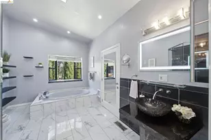 11133 Golf Links Rd, Oakland, CA 94605 - Photo 31