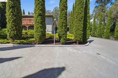 11133 Golf Links Rd, Oakland, CA 94605 - Photo 53