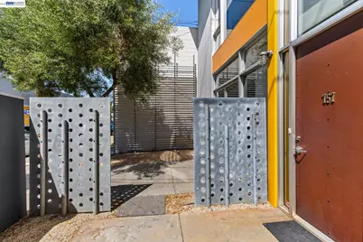 755 Folger Ave, Berkeley, CA 94710 - Photo 3