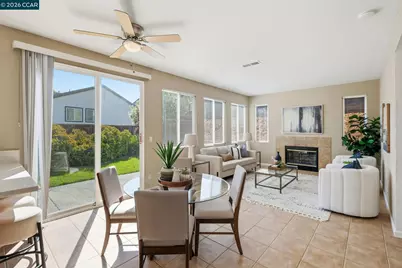 104 Sunpeak Dr, Pittsburg, CA 94565 - Photo 17
