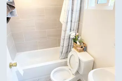 2051 23rd Ave, Oakland, CA 94606 - Photo 27