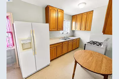 2051 23rd Ave, Oakland, CA 94606 - Photo 13