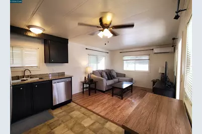42 The Trees Dr, Concord, CA 94518 - Photo 3