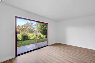 27949 Thornton Ct, Hayward, CA 94544 - Photo 21