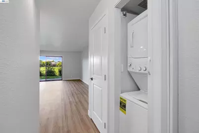 27949 Thornton Ct #1B, Hayward, CA 94544 - Photo 7