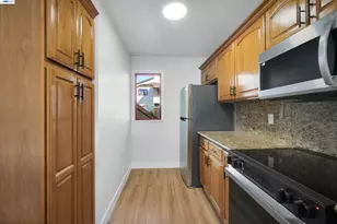 27949 Thornton Ct, Hayward, CA 94544 - Photo 11