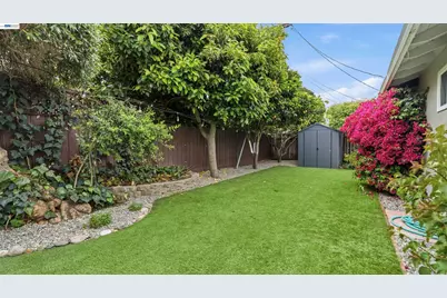 739 Bellarmine Dr, Salinas, CA 93901 - Photo 31
