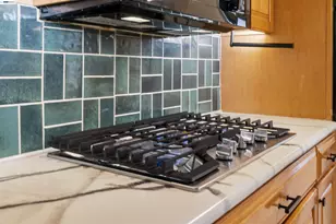 739 Bellarmine Dr, Salinas, CA 93901 - Photo 5