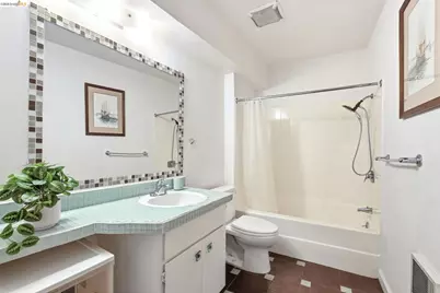 2915 Benvenue Ave #C, Berkeley, CA 94705 - Photo 15