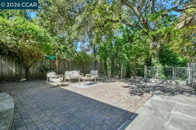 915 Brown Street, Martinez, CA 94595 - Photo 37