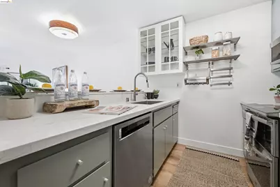288 Whitmore St #121, Oakland, CA 94611 - Photo 9