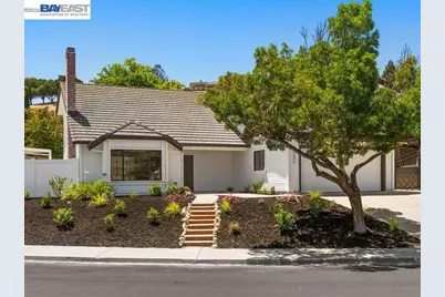 7966 Iglesia Dr, Dublin, CA 94568 - Photo 3
