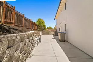 7966 Iglesia Dr, Dublin, CA 94568 - Photo 51