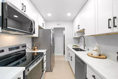 40130 Santa Teresa Cmn, Fremont, CA 94539 - Photo 13