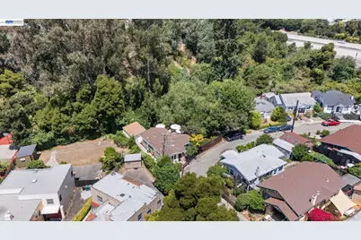 2521 Pleasant St, Oakland, CA 94602 - Photo 51