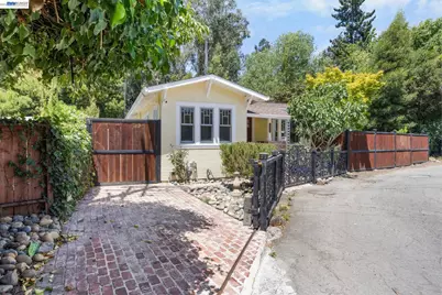 2521 Pleasant St, Oakland, CA 94602 - Photo 1