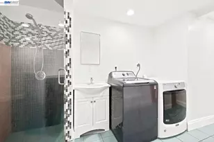 17005 Santa Fe St, Ashland, CA 94541 - Photo 37