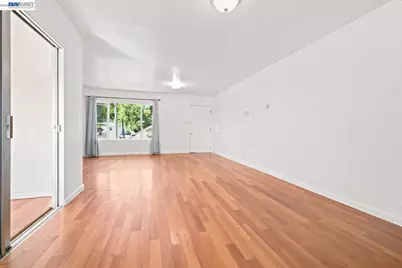 17005 Santa Fe St, Ashland, CA 94541 - Photo 5