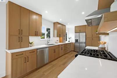 5020 Proctor Rd, Castro Valley, CA 94546 - Photo 9