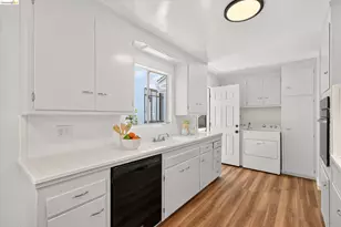 6138 Oakdale Ave, Oakland, CA 94605 - Photo 17