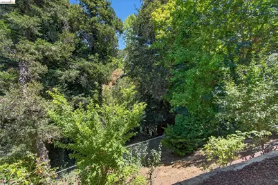 6138 Oakdale Ave, Oakland, CA 94605 - Photo 31