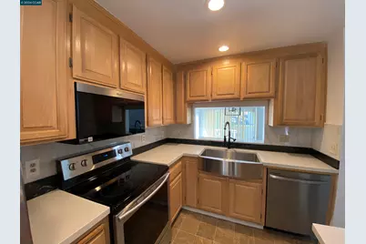 209 Hidden Creek Ct, Martinez, CA 94553 - Photo 3