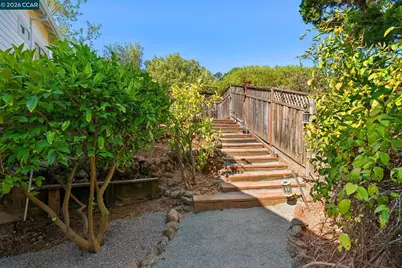 905 Dana Highlands Ct, Lafayette, CA 94549 - Photo 47