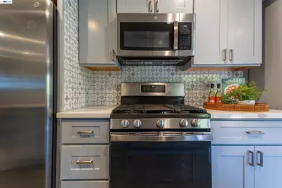 16004 Wellington Way, Castro Valley, CA 94578 - Photo 13
