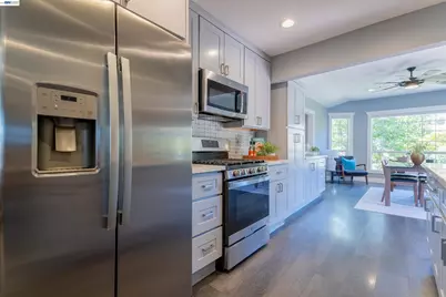 16004 Wellington Way, Castro Valley, CA 94578 - Photo 13