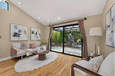 11055 La Paloma Dr, Cupertino, CA 95014 - Photo 9