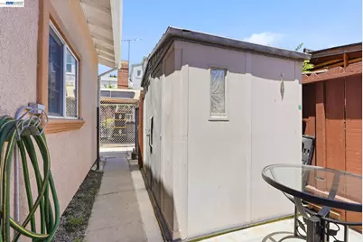 9034 Birch St, Oakland, CA 94603 - Photo 43