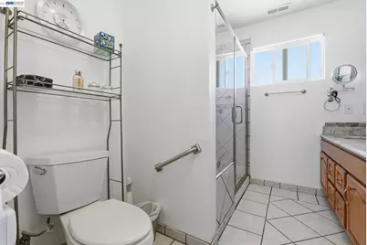 9034 Birch St, Oakland, CA 94603 - Photo 37