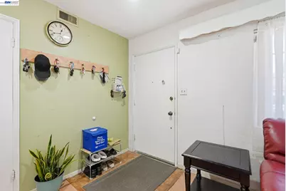 9034 Birch St, Oakland, CA 94603 - Photo 7