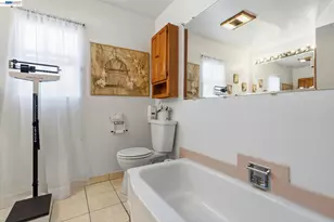 9034 Birch St, Oakland, CA 94603 - Photo 31