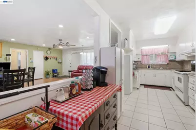 9034 Birch St, Oakland, CA 94603 - Photo 17
