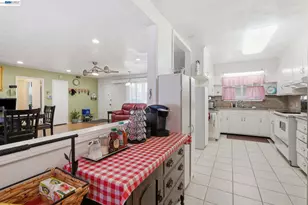 9034 Birch St, Oakland, CA 94603 - Photo 17