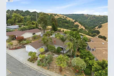 92 Welle Rd, Crockett, CA 94525 - Photo 47