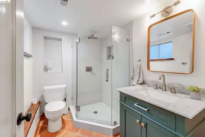 4685 Commonwealth Dr, Oakland, CA 94605 - Photo 23