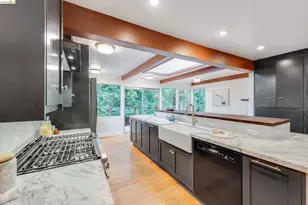 4685 Commonwealth Dr, Oakland, CA 94605 - Photo 9