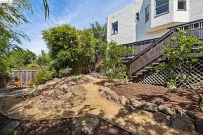 2558 Hilgard Ave, Berkeley, CA 94709 - Photo 61