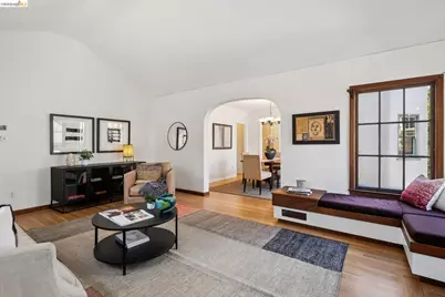 2558 Hilgard Ave, Berkeley, CA 94709 - Photo 9