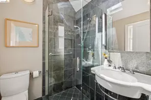 2558 Hilgard Ave, Berkeley, CA 94709 - Photo 23