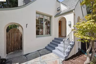 2558 Hilgard Ave, Berkeley, CA 94709 - Photo 3