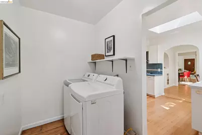 2558 Hilgard Ave, Berkeley, CA 94709 - Photo 41